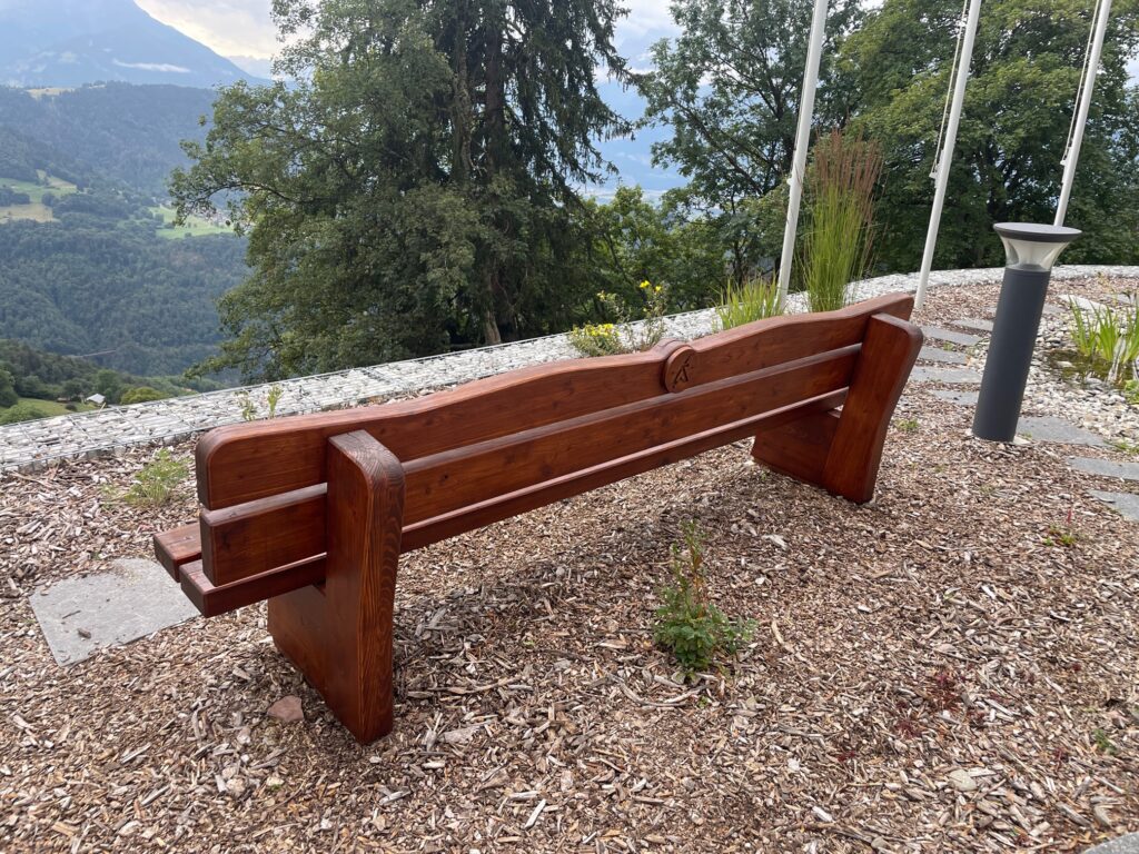 Banc en mélèze