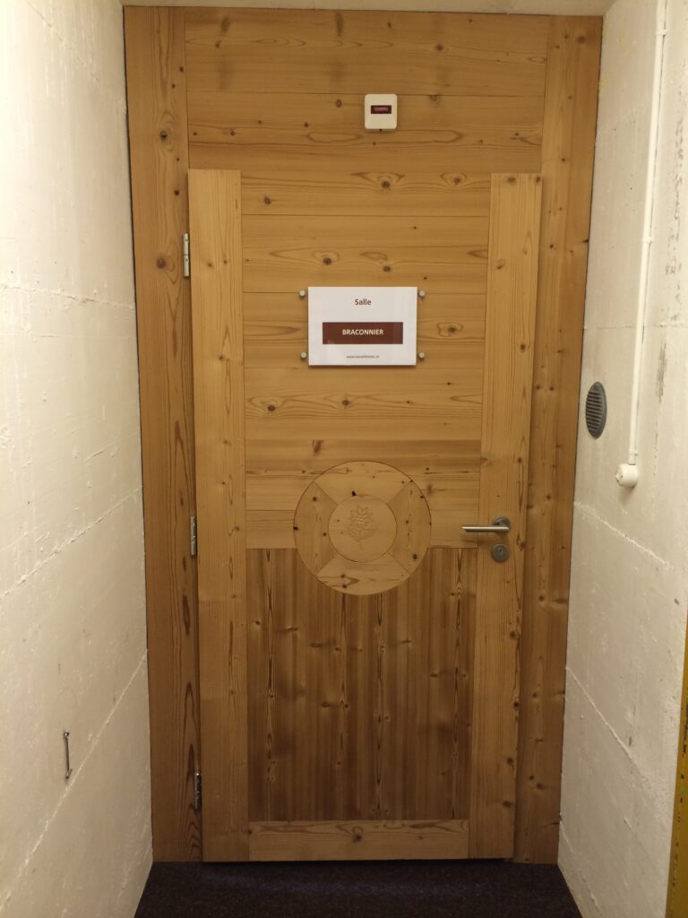 Porte en thermo brossé